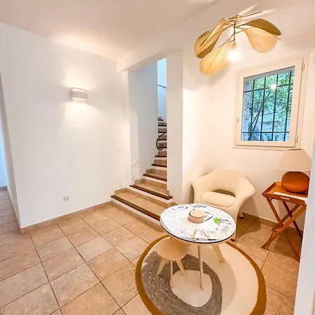 Willa Clementina Di Punta D'arasu *